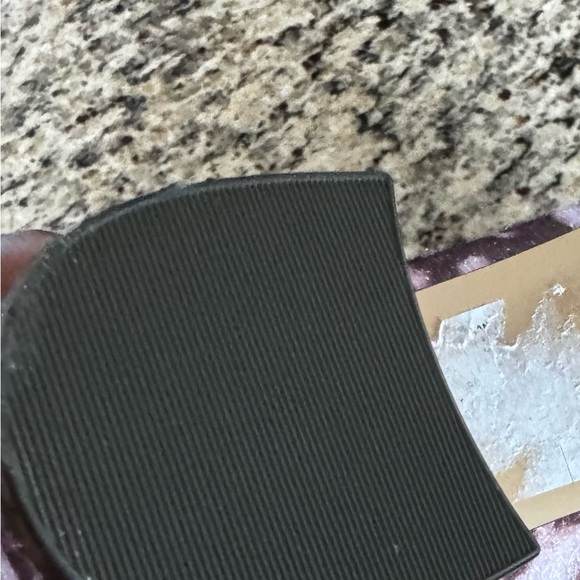 Never worn- Nine West Jolanda Classic Fabric Tiger Print Block Heel Pump Size 8 - Picture 4 of 9